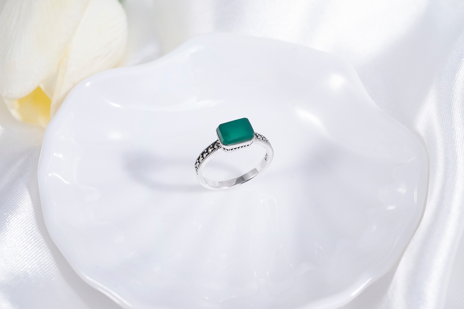 4 Unique jewelry art designs to amp up your jewelry game, image size:1500x1000