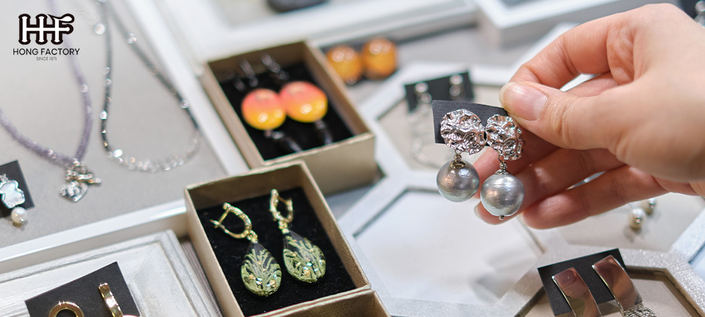 Managing buying wholesale jewelry for resale Managing buying wholesale jewelry for resale