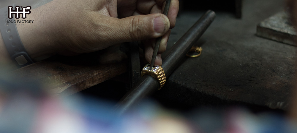 Factors to Consider When Choosing a Gold Jewelry Manufacturer Factors to Consider When Choosing a Gold Jewelry Manufacturer