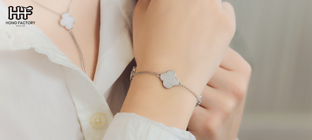 Styling Silver Van Cleef Bracelet