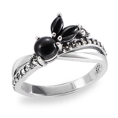 Black Blossom Elegance Ring